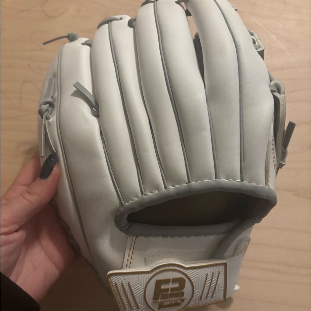 Franklin women’s White Baseball Glove with Logo size 11.5